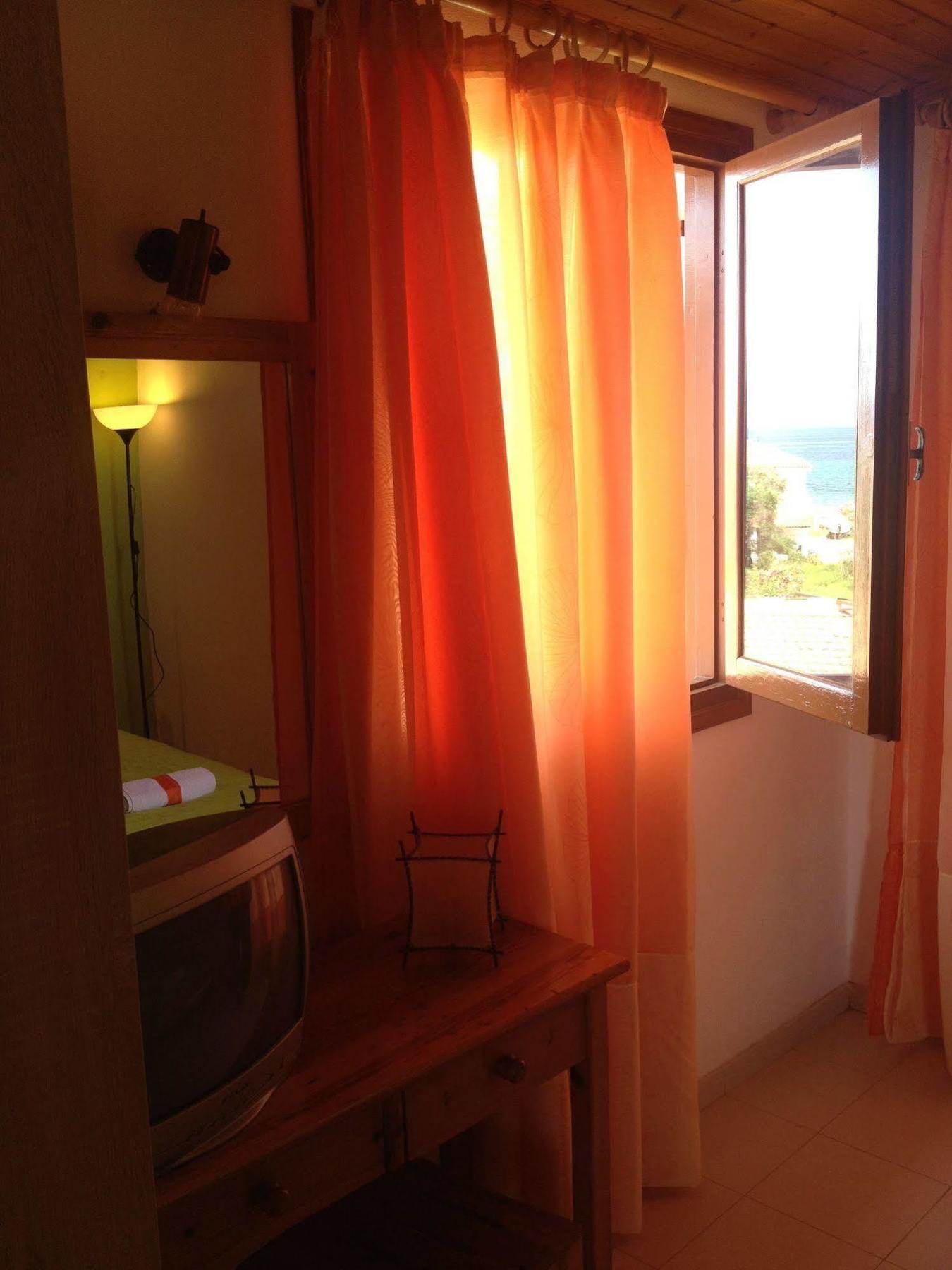קאבוס Ionian Breeze Apartments מראה חיצוני תמונה