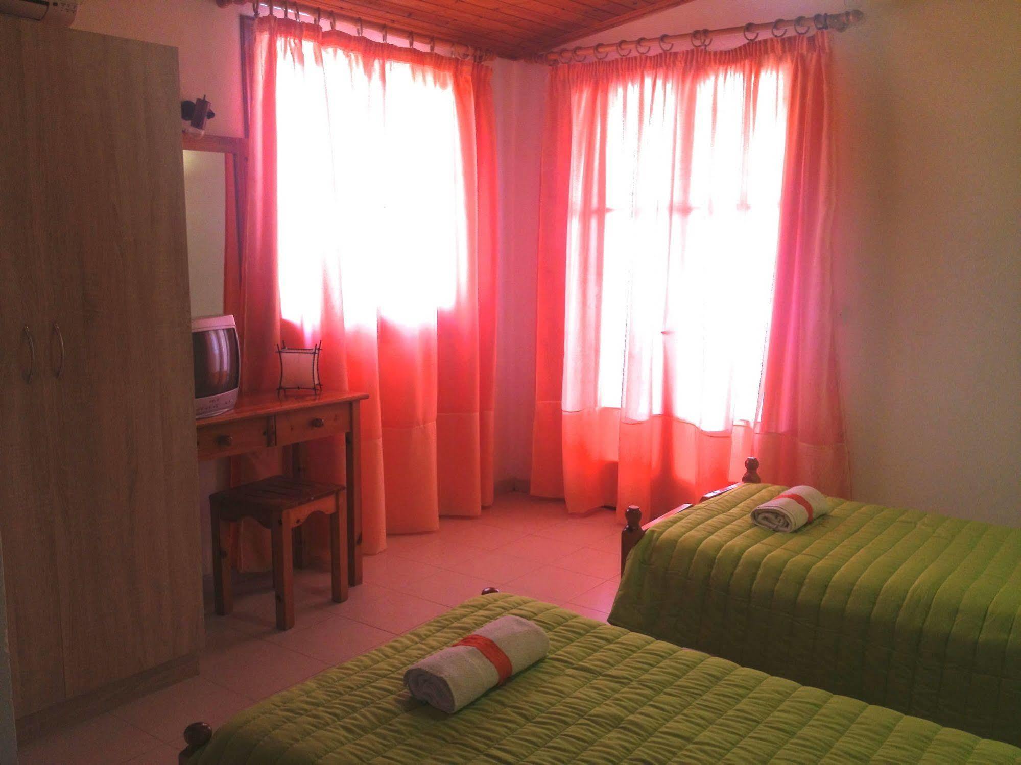 קאבוס Ionian Breeze Apartments מראה חיצוני תמונה